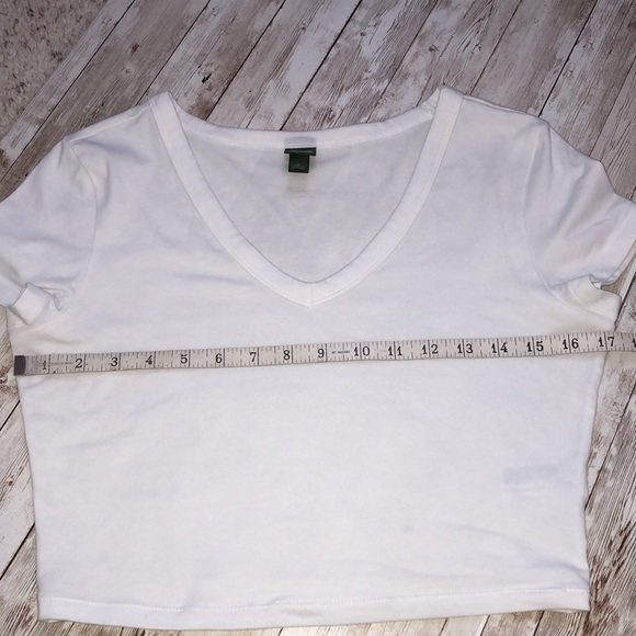 “Wild Fable” brand, cropped, white v-neck, short sleeve top - junior size M - Picture 6 of 7